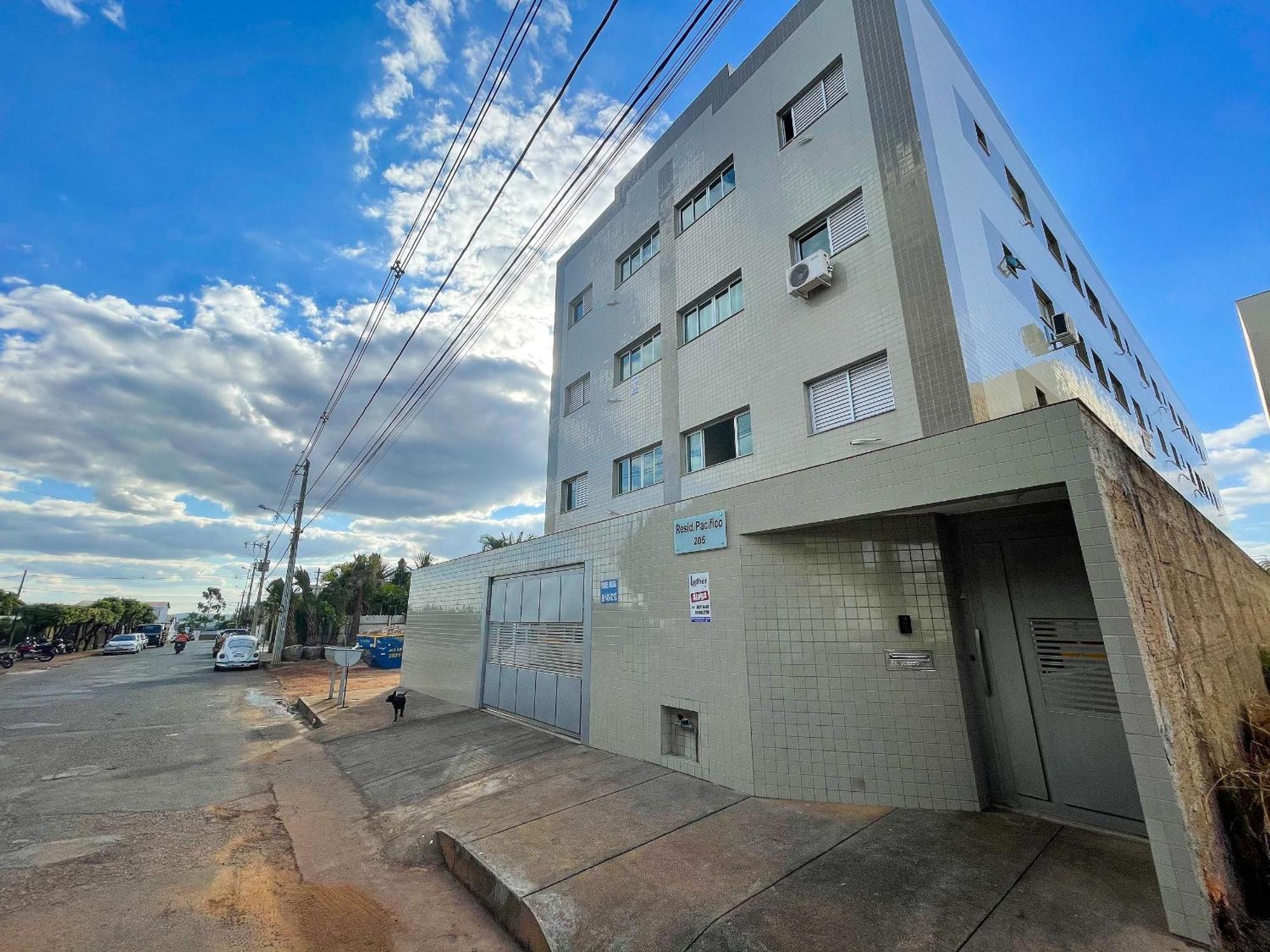 202- Apartamento De 2 Quartos Para Ate 5 Hospedes Patos de Minas Εξωτερικό φωτογραφία